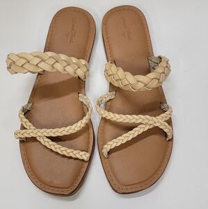 Universal Thread Tan Sandals with Braided Straps, Size 9